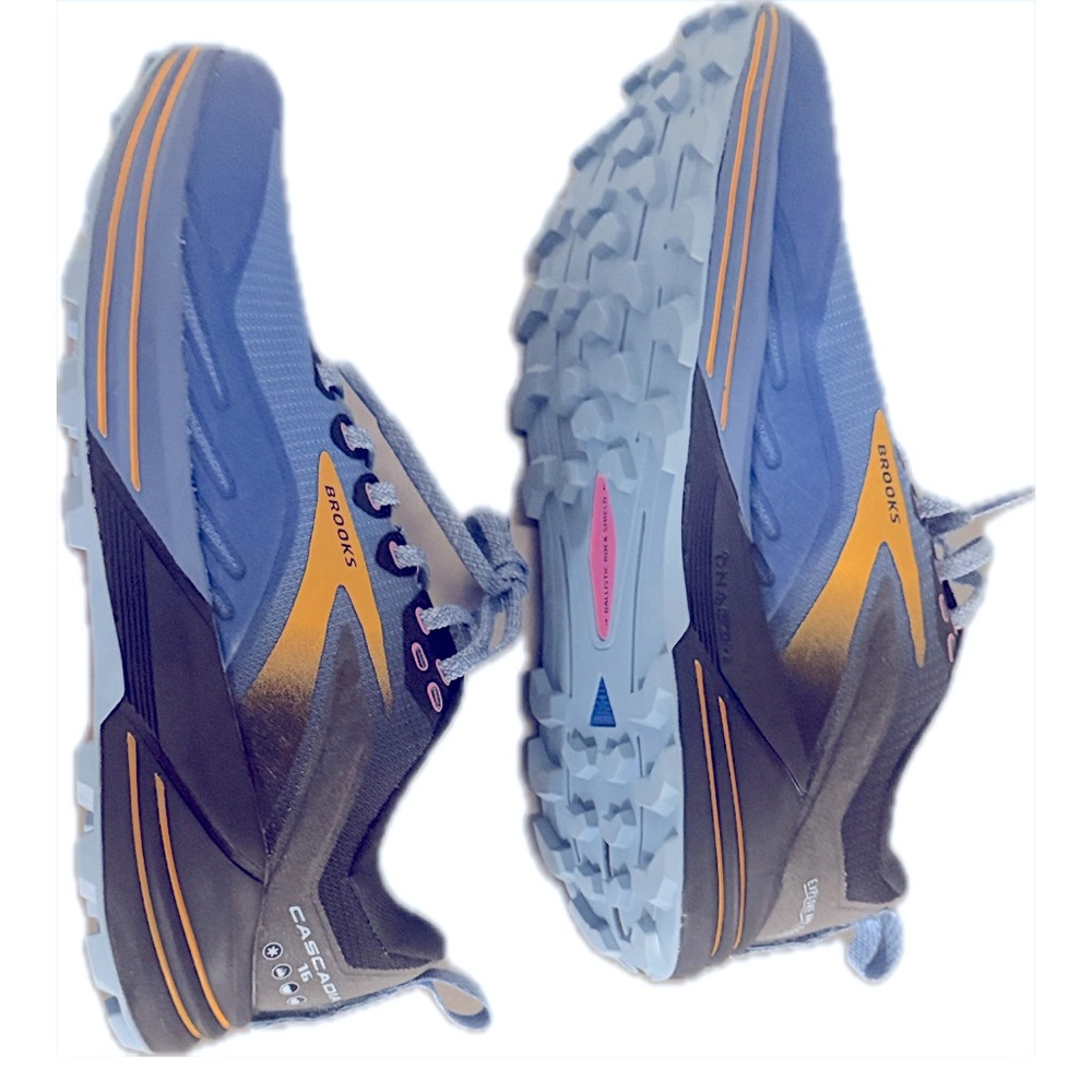 Brooks Cascadia 16 NEW Never Worn